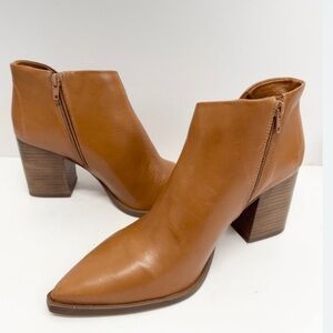Elegant Brown Ankle Booties AREZZO, leather!​​ Scratches in leather!​​
